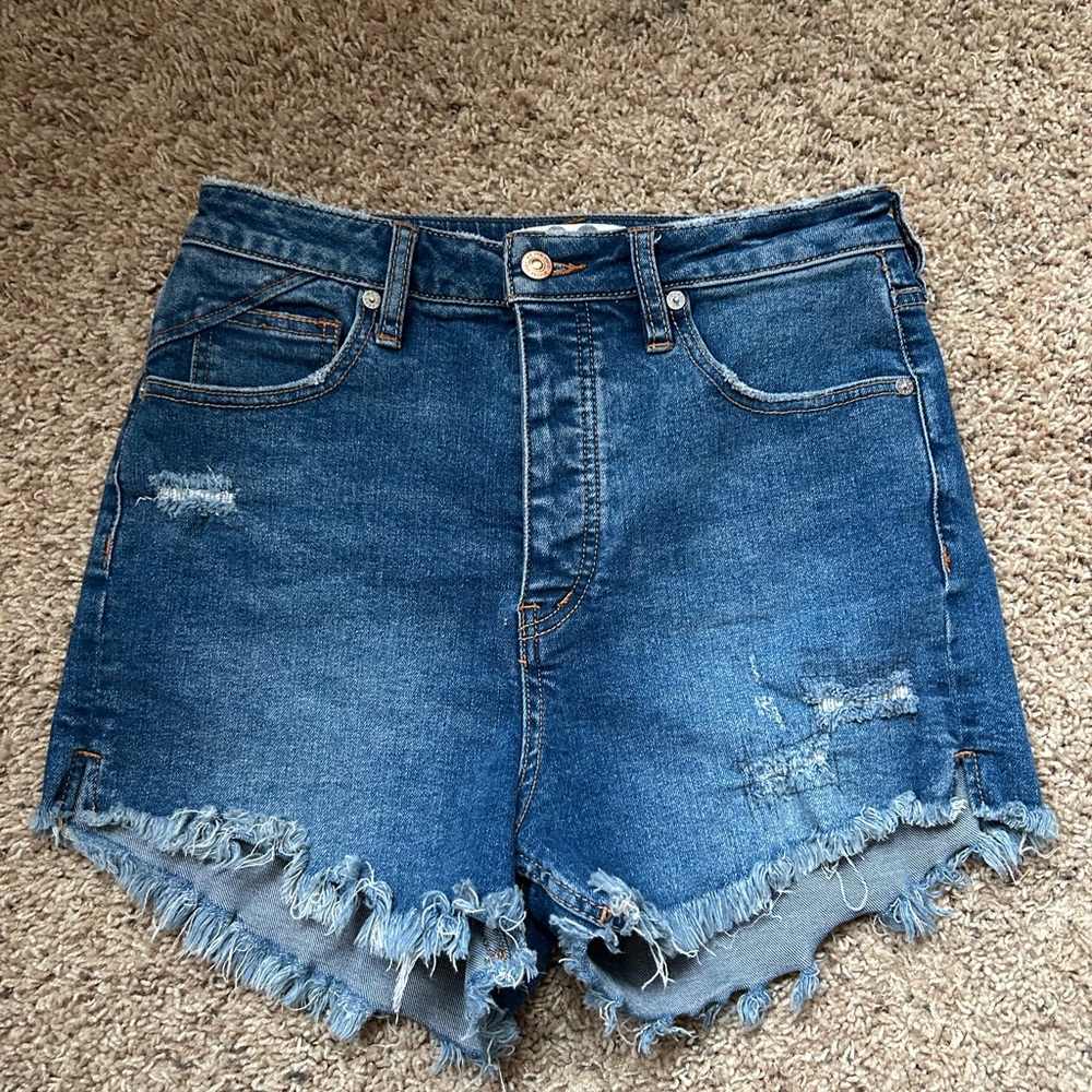 Free People We the Free high waisted button fly crvy jean shorts size 28